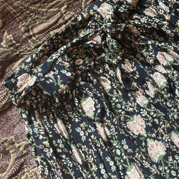 American Eagle Black Floral Midi Skirt - Picture 5 of 11